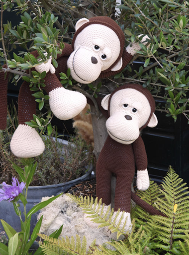 [69042/101] XXL Funny Monkey basic browny  (staand of zittend)